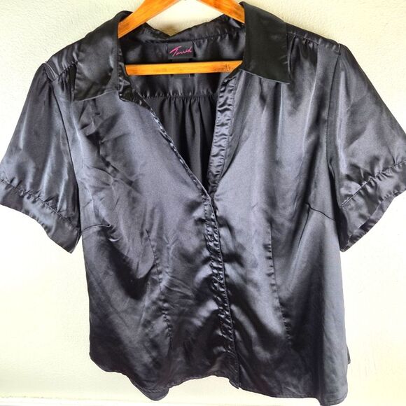 Women's Torrid Plus Size Capsule Closet Elegant Black Satin Blouse Size 3xl - Picture 5 of 8